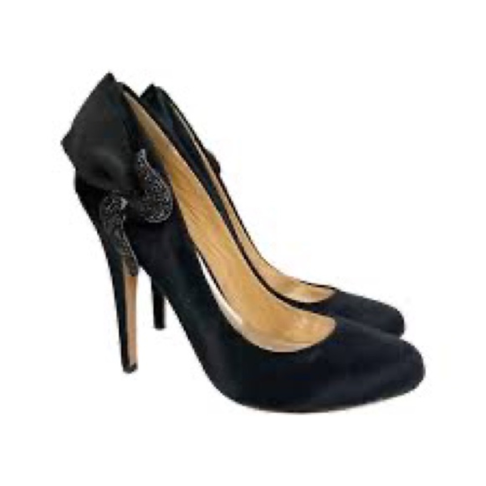 Badgley Mischka Calton pumps - excellent condition. Size too small for me.